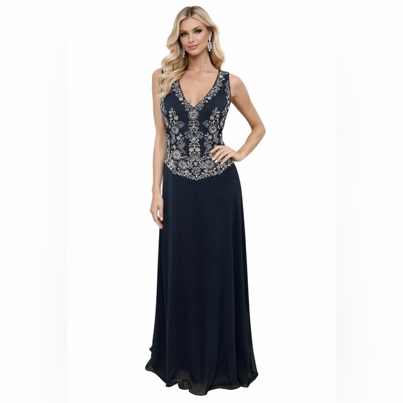 jkara Dresses & Skirts - JKARA Elegant Navy Blue Color  Sleeveless Evening Gown Size 6 With Scarf